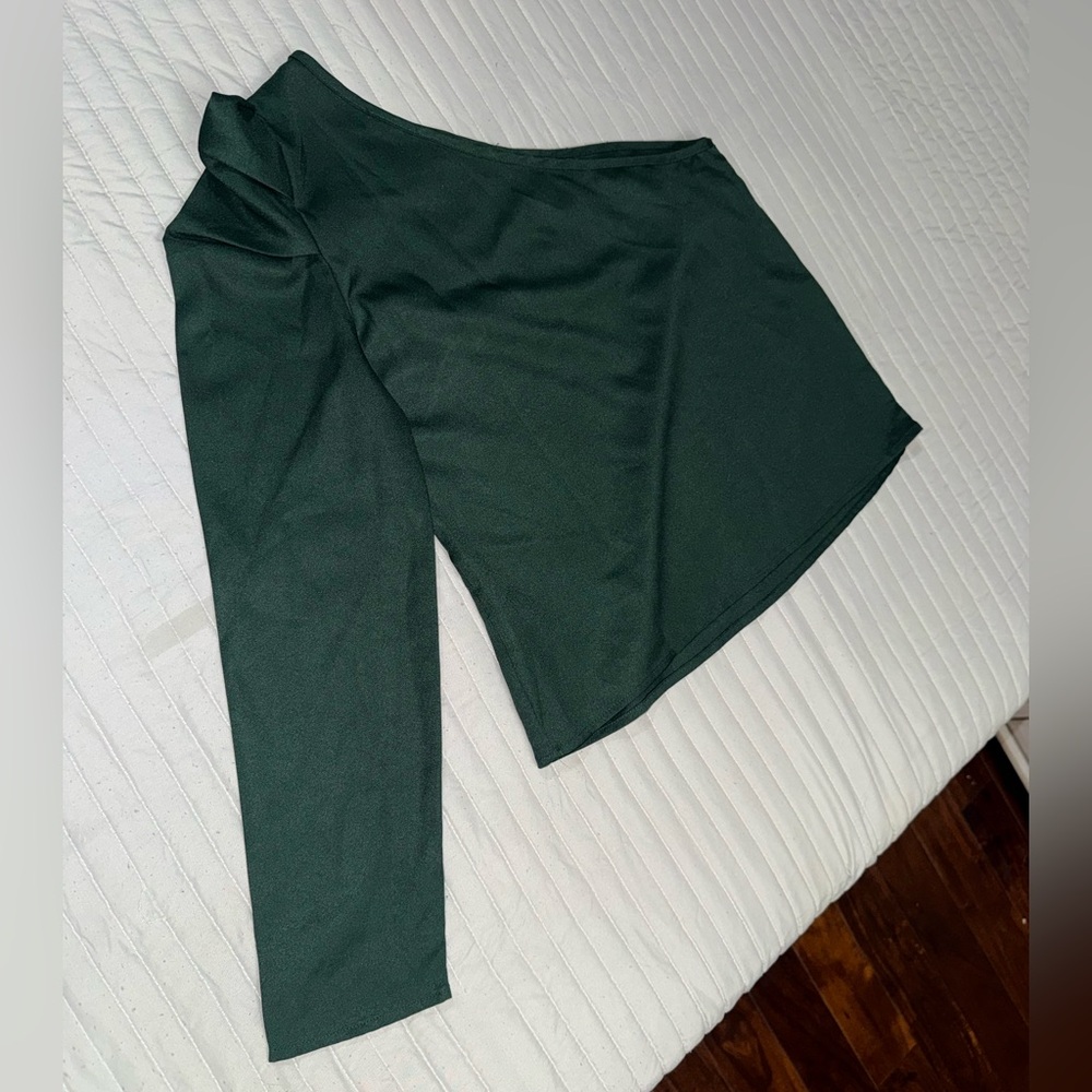 SHEIN Emerald Green One-Shoulder Top